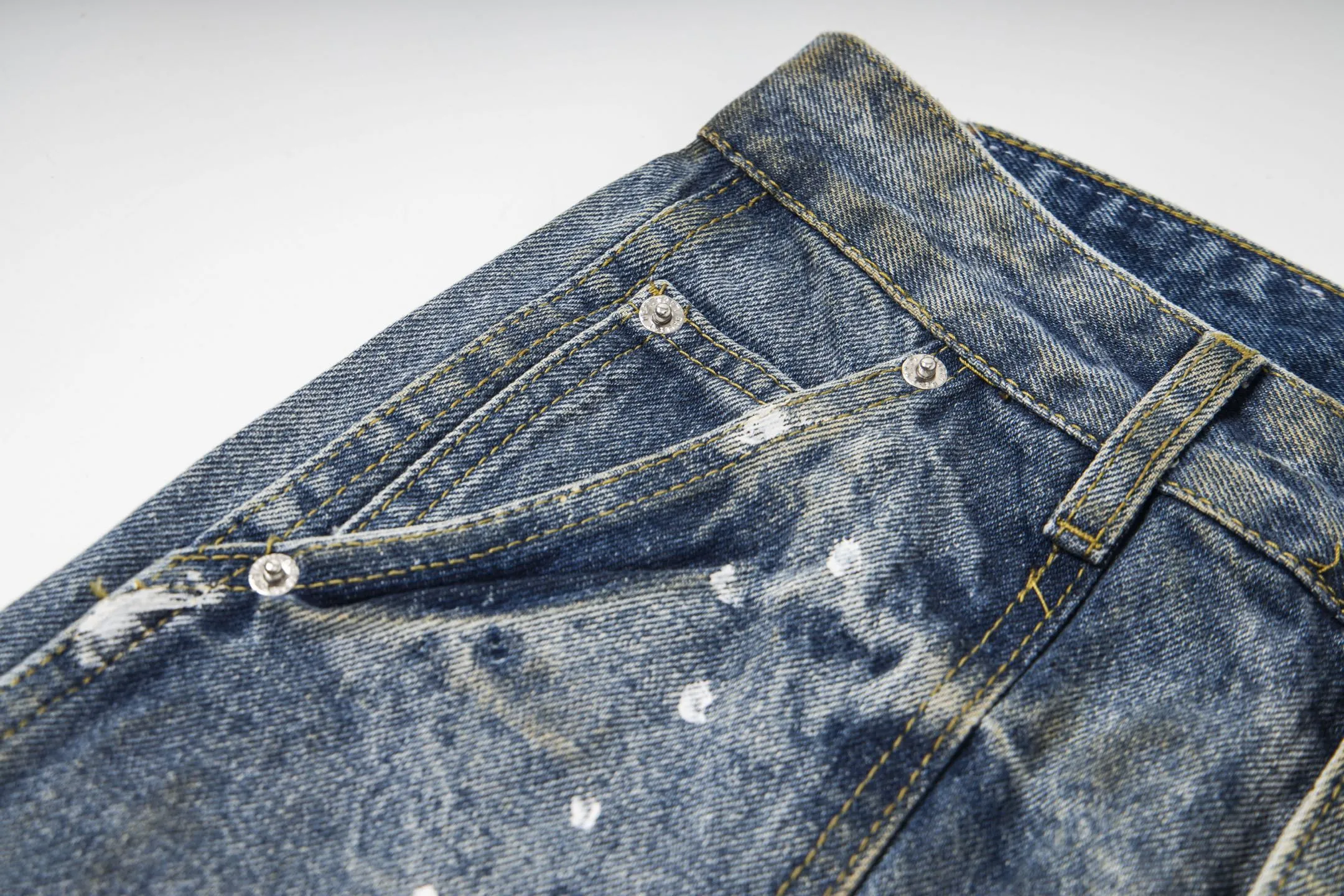 #8179 P260💰 GALLERY DEPT. Vintage splash-ink hole-cut logging, spray-dirty mud-dyed loose washed jeans - truly restore the ultimate texture of Vintage - original hardware accessories washed and other elevators, QR code analysis are all purchased from the original factory, high degree of restoration, you are welcome to compare with a certain product ~ - Three-dimensional version Loose and comfortable, not picky about the figure, tall and slim, factory Seiko, original quality control, same style for men and women, can be matched with couples, versatile recommendation Essential jeans for all seasons - sizes: 28 30 32 34 36